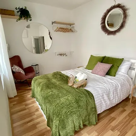 In Aux: 2-room With 24/7 Check-in Augsburg