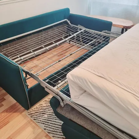 In Aux: 2-room With 24/7 Check-in