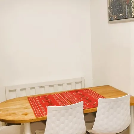 Schoener Wohlfuehlen In 2 Zentral Bis Zu 4 Personen Daire Augsburg